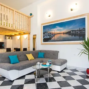 Apartment Storia 
