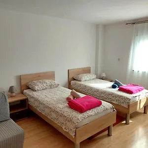 Dina Appartamento Pola
